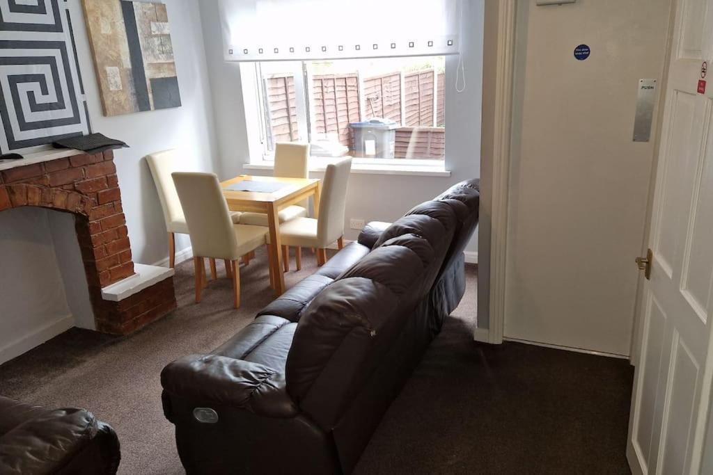 4 Bedroom Perfect Home For The Family Getaway 버밍엄 외부 사진